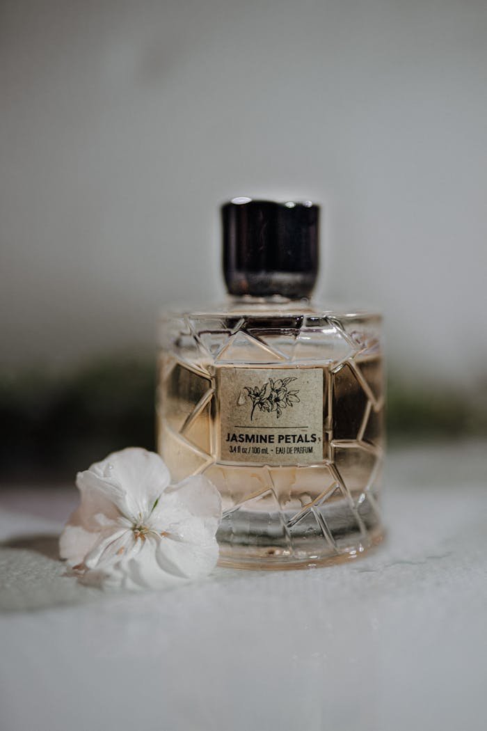 elegant-jasmine-petals-perfume-with-floral-accent-32291048